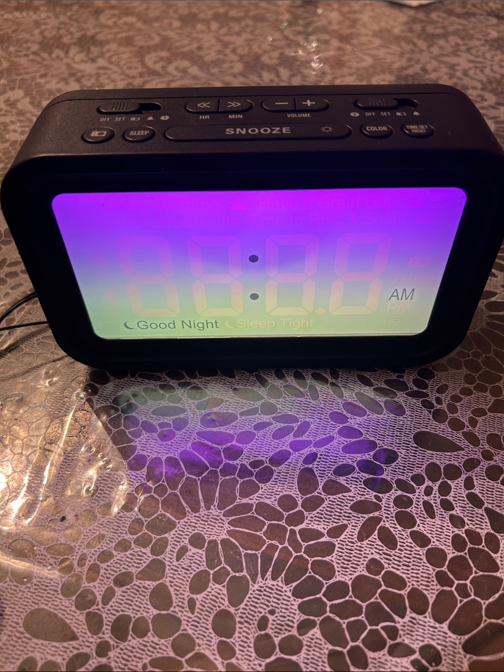 Onn. Digital Alarm Clock AM/FM Radio Ombré Color Changing Display - Picture 2 of 5